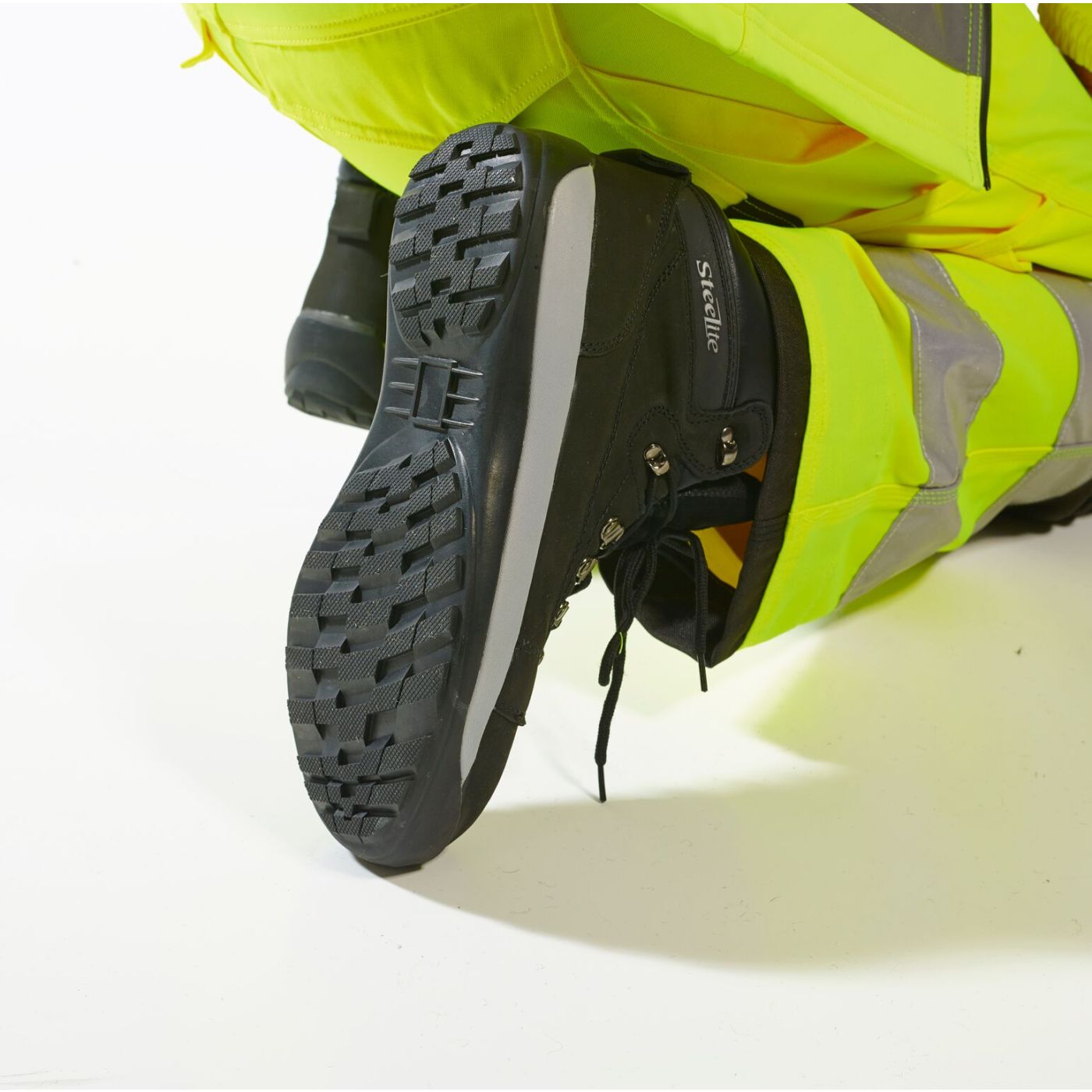 FW31 - Steelite Mid Cut Nubuck Safety Boot