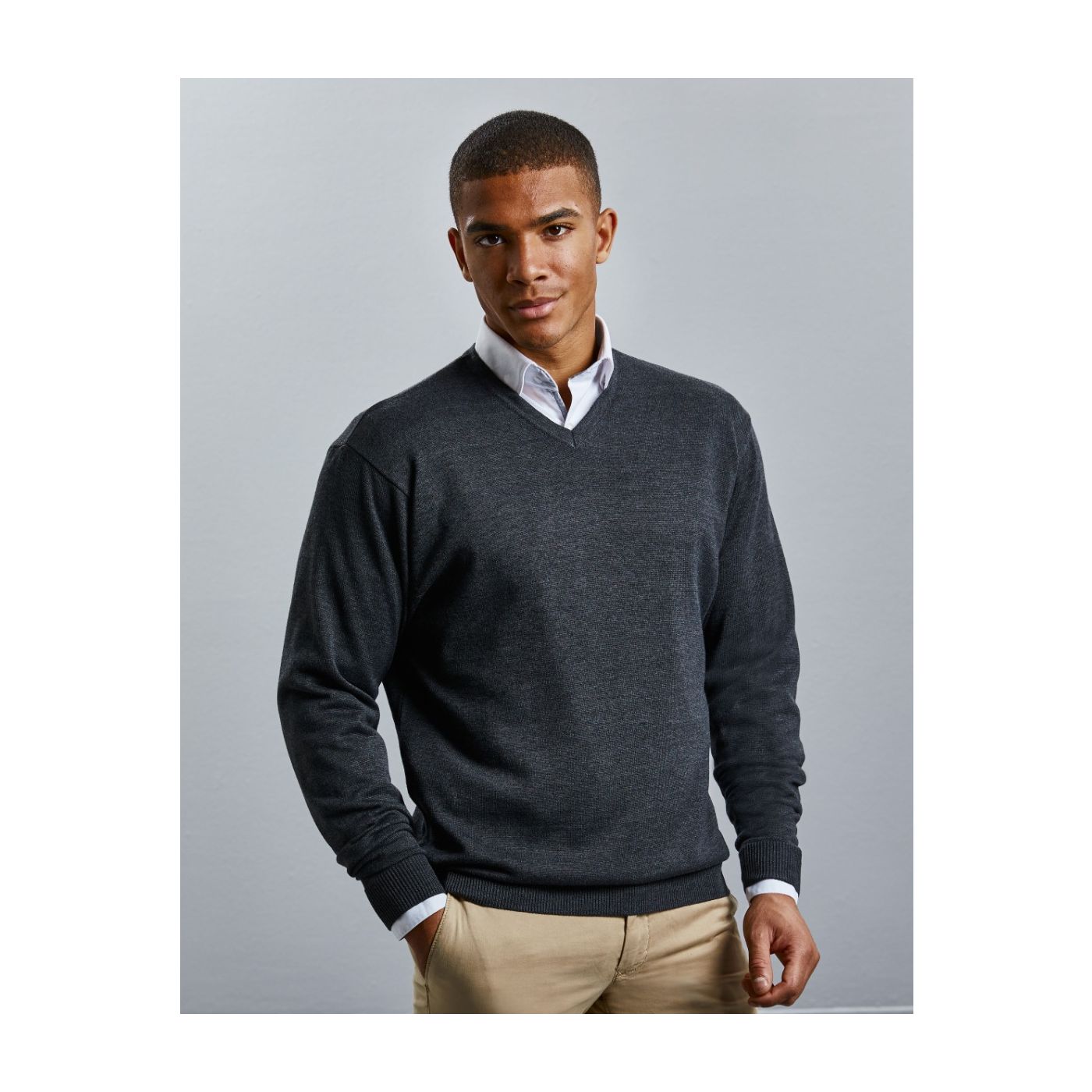 710M - Russell V-neck Knitted Pullover