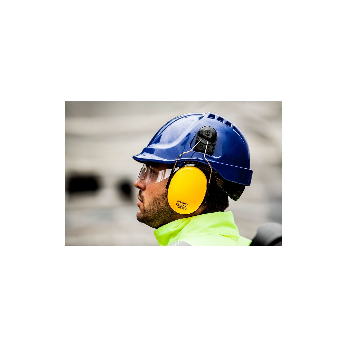 PW42 - Portwest Clip on Ear Defender SNR 26